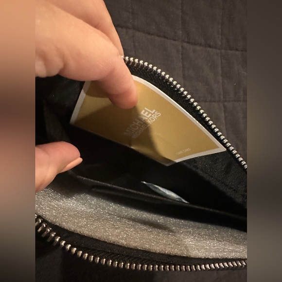 NWT Michael Kors Large Zip Clutch - Picture 6 of 9